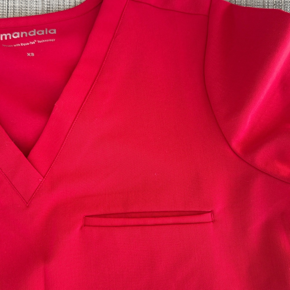 Mandala XSP Scrub Pants-Red and XS Top NWT - Picture 11 of 11